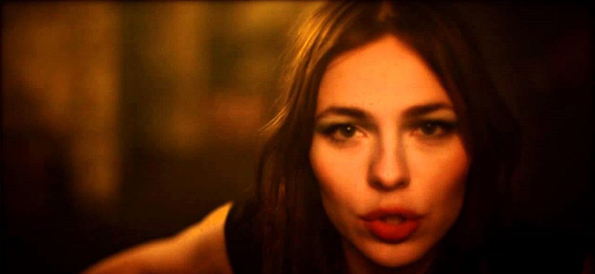 Laissez tomber le terme "DJette'", Nina Kraviz est beaucoup plus que ça