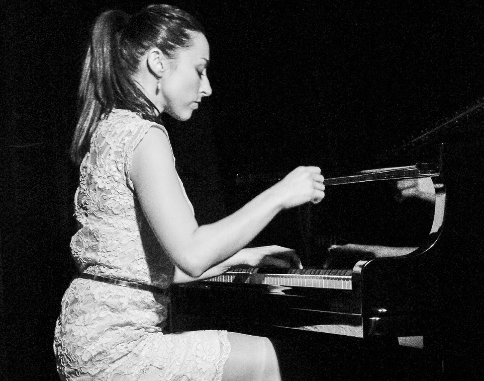 LE PIANO DANS LES VIGNES - ELODIE SABLIER episode artwork