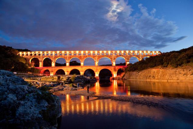 Le Pont du Gard: un patrimoine dans le présent episode artwork