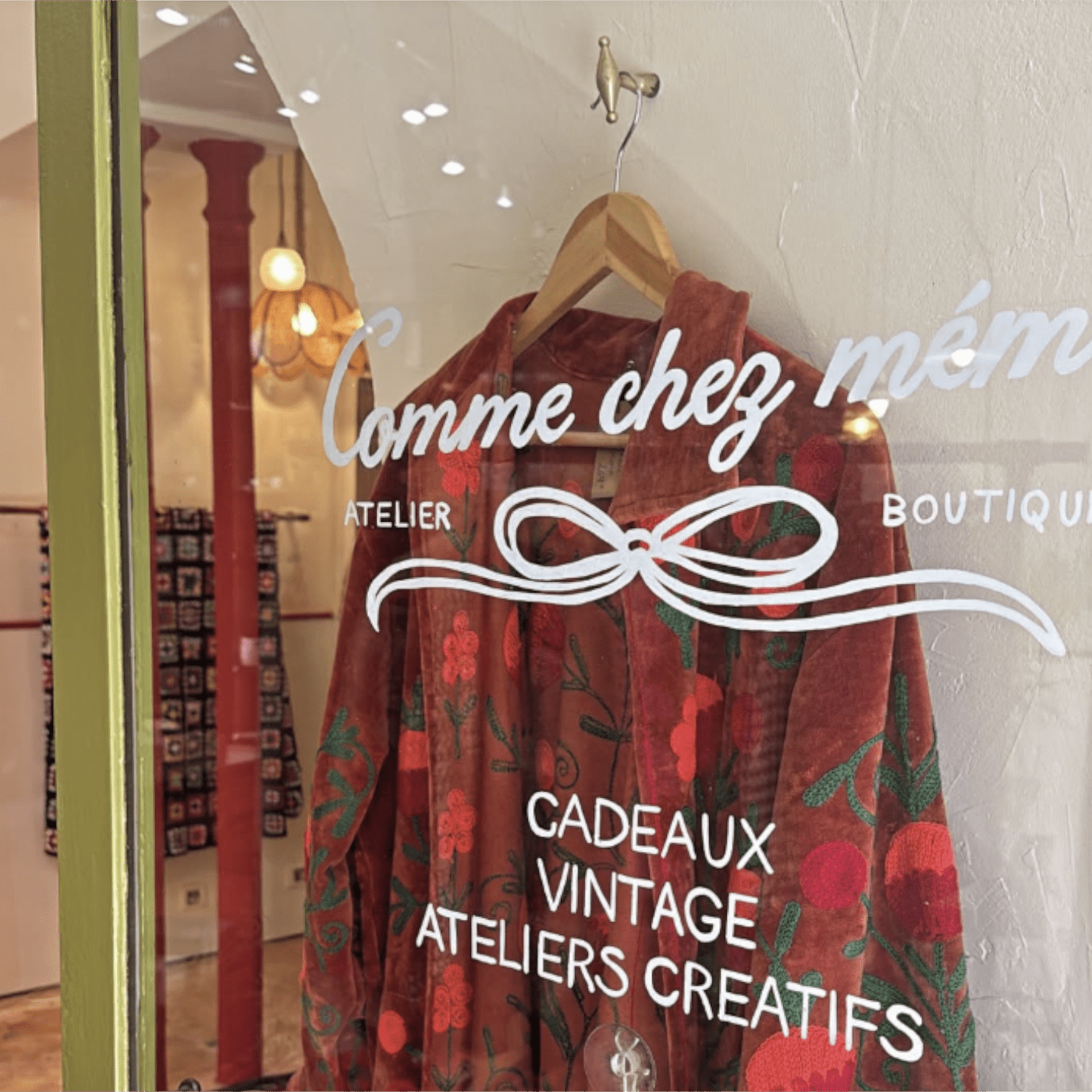 « Comme chez Mémé », le nouveau concept store créatif au cœur de Nîmes episode artwork