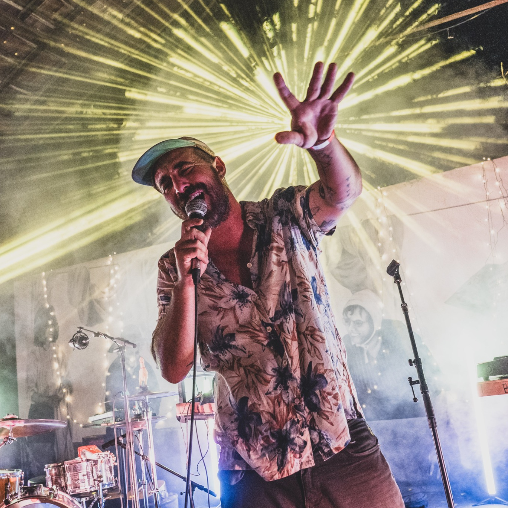 Bisous Mamie, un duo explosif entre rock, électro et second degré episode artwork